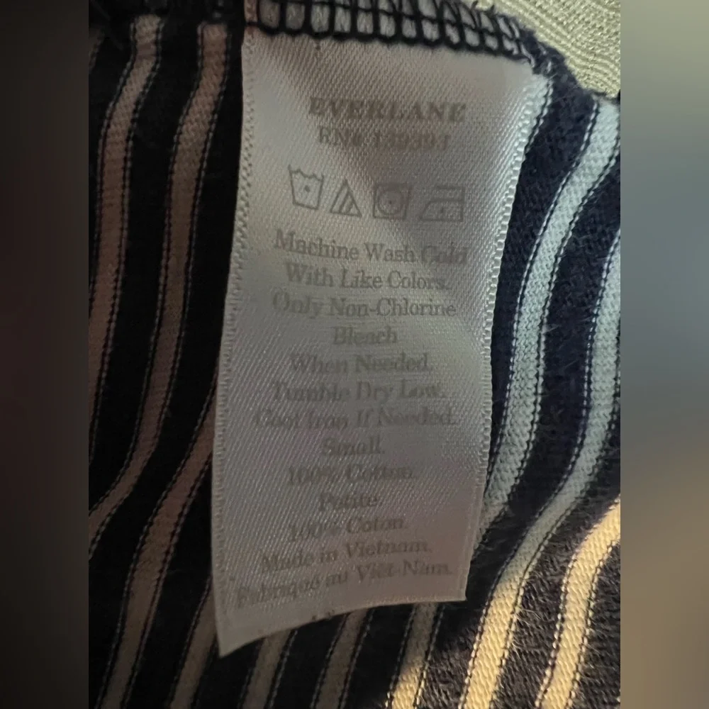 Everlane box-cut long-sleeved shirt with hood - Picture 10 of 12
